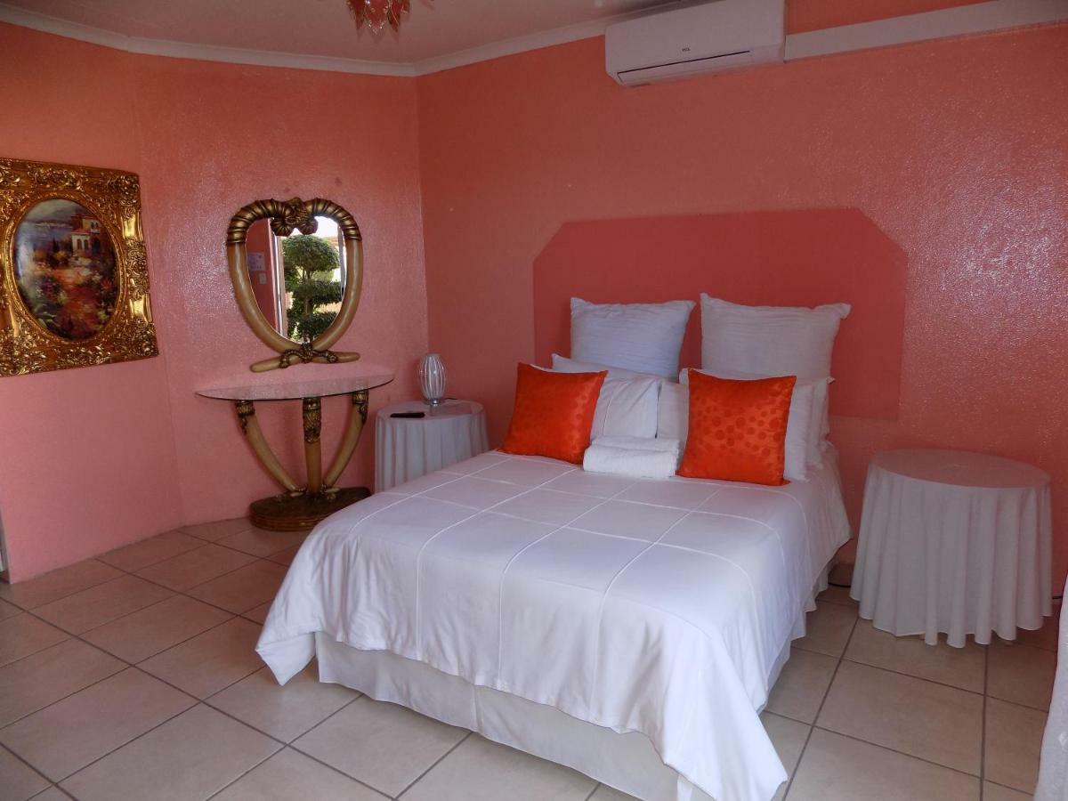 Joezebel Guesthouse Mogwase Exterior foto
